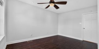 2623 EMERALD Street Gallery 13