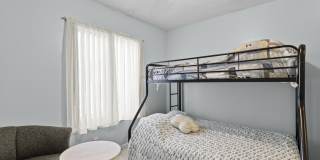 1004 Green Pine Boulevard Gallery 21
