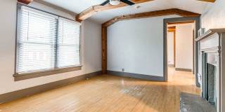 Unique with a Artsy Flare    2 Bed/1.5 Bath in Edgemere Park $995/month! Gallery 11