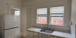 1614 E Broadway - 7 Gallery 4