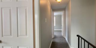 Charming 3Bed/1.5Bath Townhouse in Carney Gallery 10