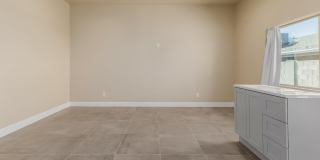 1908 E Harvard Street Gallery 5