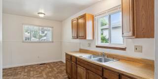 3 bedroom ranch $1300 - Lease Special Gallery 12