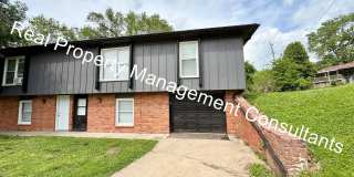 Updated 2-bedroom, 1-bath Duplex Gallery 1