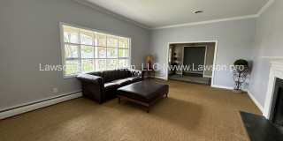 Spacious South Roanoke Home with Lawn Care Included Gallery 16