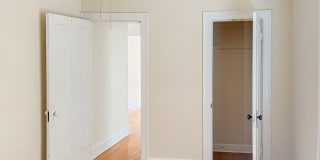 2200 W Foster Ave Gallery 31