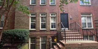 Bright & Sunny Duplex One Bedroom W/Secured Entry, Washer/Dryer In Unit & More! Bright & Sunny Duplex One Bedroom W/Secured Entry, Washer/Dryer In Unit & More! Gallery 1