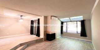 Spacious and bright Bellevue condo with AC in every room! Gallery 1
