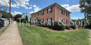 Modern 2 Bedroom Apartment with Water Included on Forsyth St Gallery 7