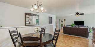 Gorgeous 6 Bedroom/3.5 Bathroom Home! Gallery 5