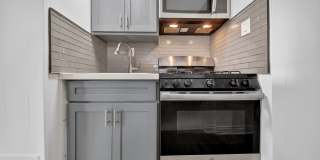 1600 W. 5th St. Gallery 22