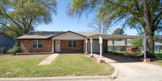 203 Schuerenberg Street Gallery 1