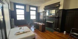 Sunny 4 Bed Available 3/15/26 - No Broker Fee Gallery 1