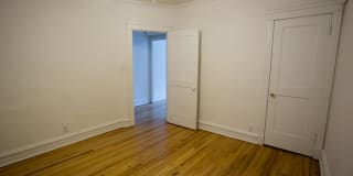 5335-5345 S. Kimbark Ave. Gallery 36