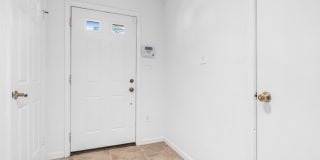 146 WASHINGTON Street Gallery 4