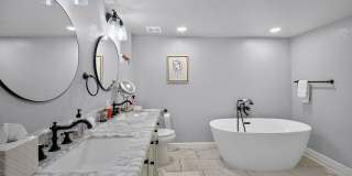 Spacious 4BR House in Denver Gallery 17
