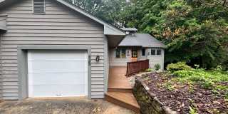1 Bedroom, 1 Bathroom Townhouse in High Point! Gallery 3