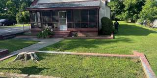 Room in 2 Bedroom Home at Green St NE Gallery 1