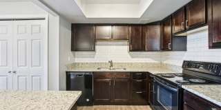 Edgewater Apartments Gallery 6