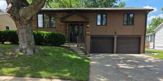 Spacious Three Bedroom in Millard! Gallery 1