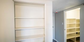 Glen Oaks Gallery 16
