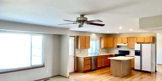 Fantastic 4 Bedroom Nestled in the heart of Old Farm! Gallery 11