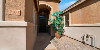 Beautiful Single-Level Home with Private Pool – Prime Arrowhead Location! Gallery 5