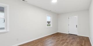 Fully Updated 2-Bed with Modern Finishes Gallery 9