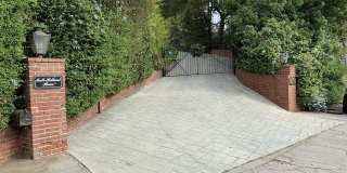 8050 Mulholland Dr Gallery 29