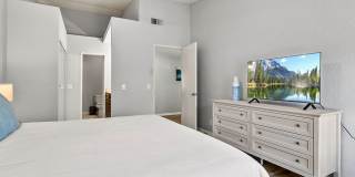 Updated & Furnished 3BR Townhome with Loft & Lake Access Gallery 20