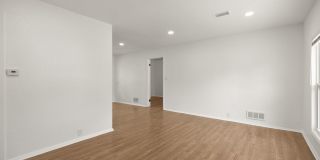 Spacious Single Family Home - 4 BD/2 BA Gallery 14