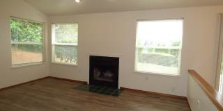 Rent Special: 1/2 Off August's Rent!! 3 bed 2 bath House in South Salem! Gallery 14