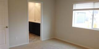 4Bd/2.5Ba Two Story Home - Available to View! Gallery 13