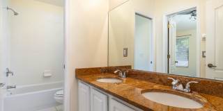 5/4 HEATHROW POOL HOME! Gallery 20