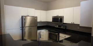 SOUTHPARK, BEAUTIFUL UPDATES, NEW BLACK GRANITE COUNTERS, NEW CARPET, STAINLESS APPLIANCES, GARAGE! Gallery 7