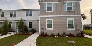 Never-Lived-In 3BR/2.5BA Townhome! Screened Lanai & Pond View! Private Owner! Gallery 1