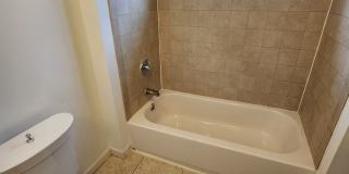 Beautifully Update 4 Bedroom House For Rent in Firestone Park Gallery 26