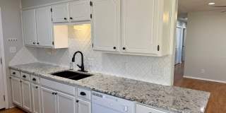 Lovely home in Expressway Village offering 3 bedrooms and a Jack & Jill bathroom. Gallery 10