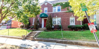 321 ADAMS Street NE 321 ADAMS Street NE Gallery 1