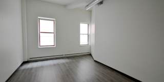Straus Loft Apartments Gallery 10