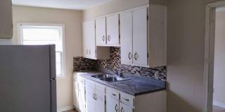 3 bed 2 Bath Home Super Large Back Yard Gallery 10