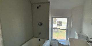 1808 Whitney Avenue Gallery 7