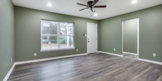 Beautifully Remodeled 3-1 in Sherman! Fridge, Washer and Dryer Included! Gallery 3