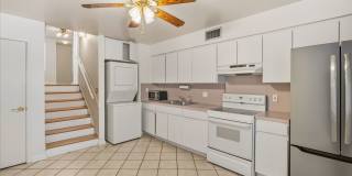 Charming 2-Bedroom Townhome in South Tampa — $500 off Move-In Special! Gallery 13