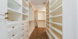 Beautiful Home in Nichols Hills + 3 bedrooms Gallery 18