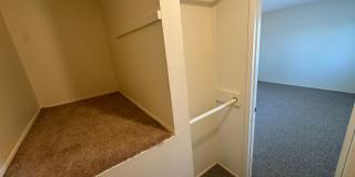 Updated 2 Bed / 1 Bath Condo in Lakeside Gallery 12