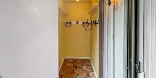 Townhouse-Style Condo for Rent | 7815 218th St SW #113, Edmonds, WA Gallery 14