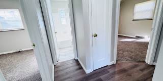 Beautiful Three Bedroom with Basement and Garage Gallery 7