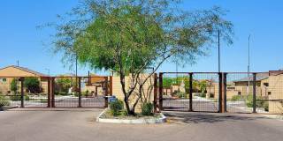 3BR house with Office in South Phoenix, huge backyard ,community pool & close to major retailers Gallery 35