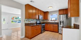 Come see this beautiful 4/2 single family home Gallery 1